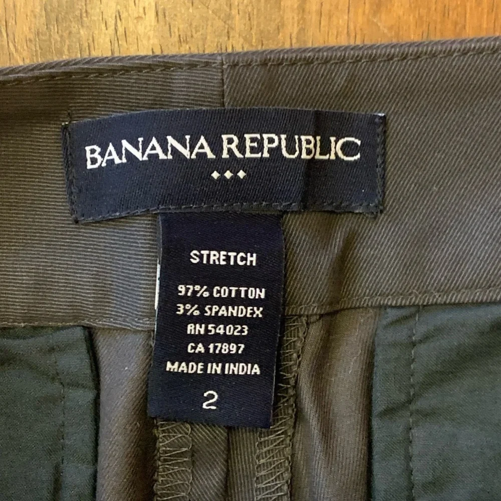 Banana Republic shorts size 2 Brown Bermuda Flat Front Design Pockets Casual